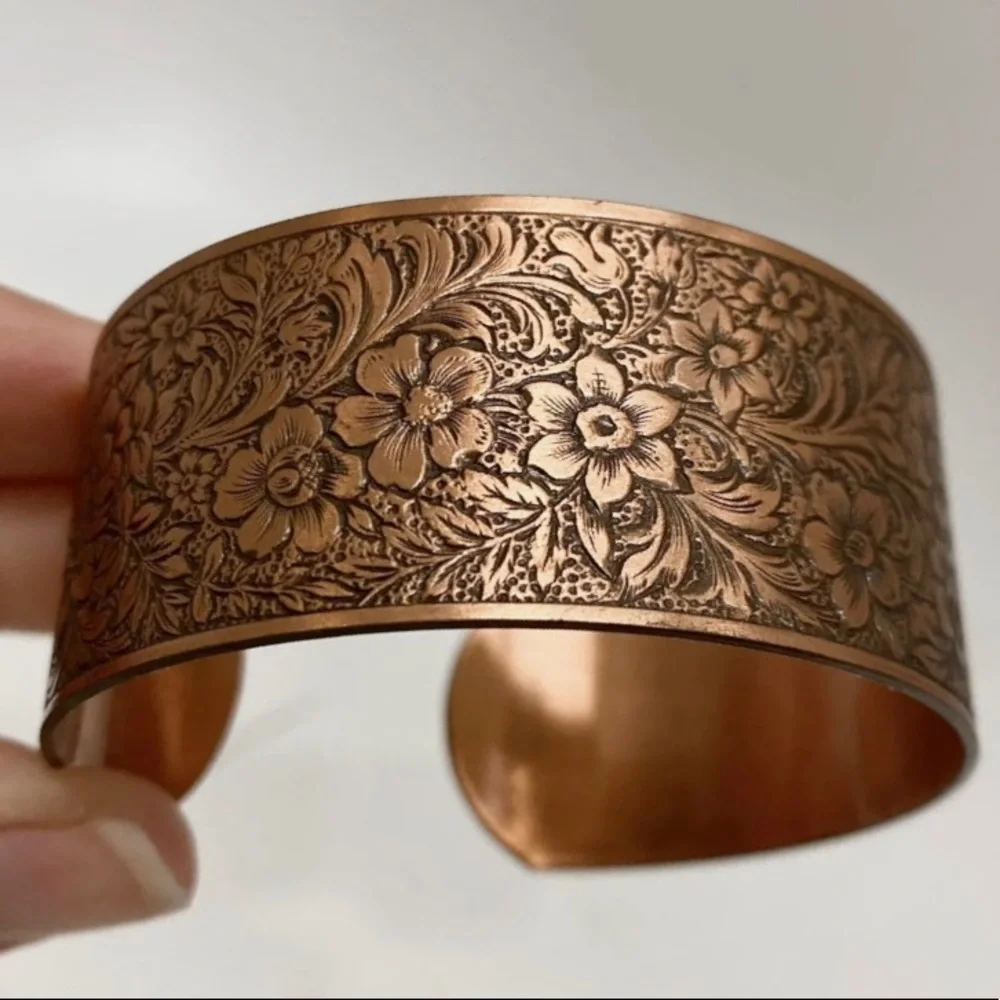 ⏳Vintage floral copper ~1.25” cuff - Picture 1 of 1
